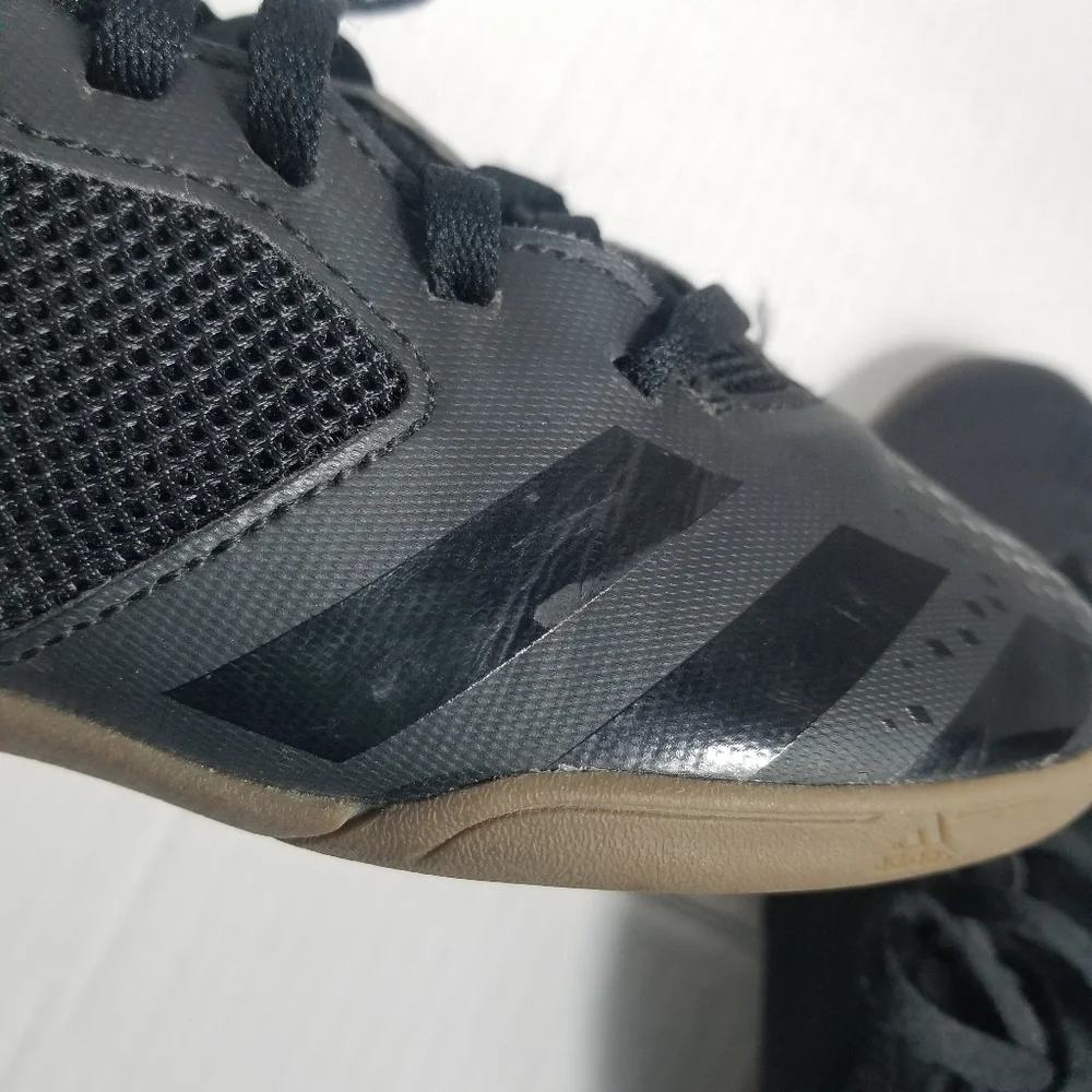 ADIDAS BOYS BLACK AND BROWN SNEAKERS SIZE 2